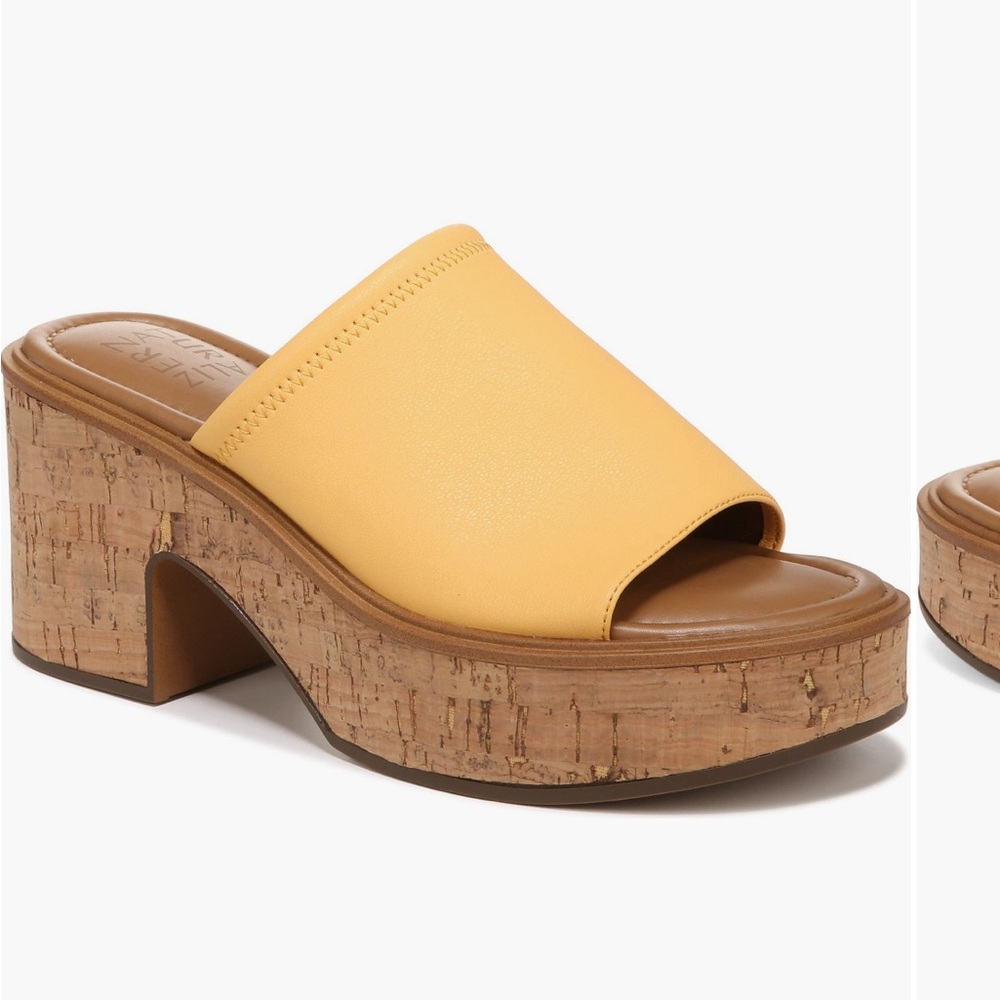 Naturalizer Cassie Platform Slide Sandal
